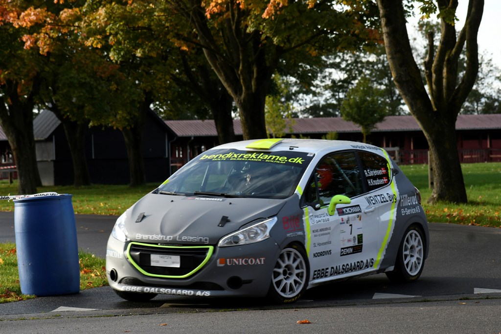 Rasmus Sørensen holdt et højt tempo i sin Peugeot 208 R2 og sluttede dagen med en andenplads, men foran flere DM-rivaler.